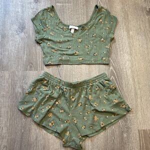 Colsie Green Floral Pajama Set